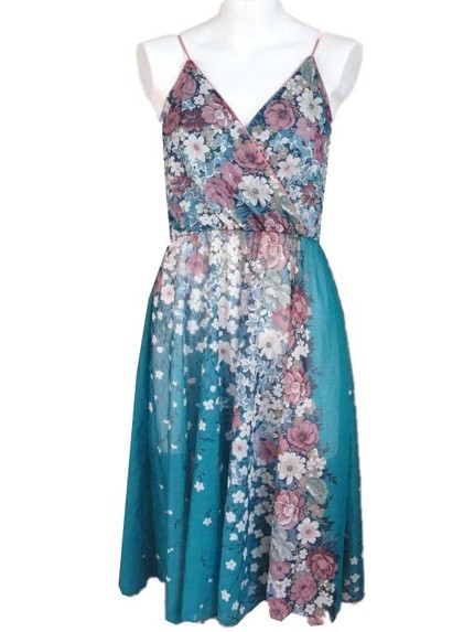 Etsy Love: Vintage Summery Dresses - Chic Vegan